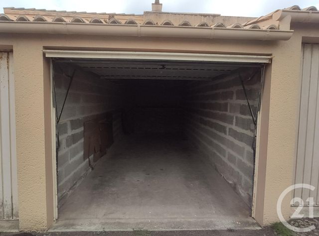 parking à louer - 15.85 m2 - LES SABLES D OLONNE - 85 - PAYS-DE-LOIRE - Century 21 Bleu Marine