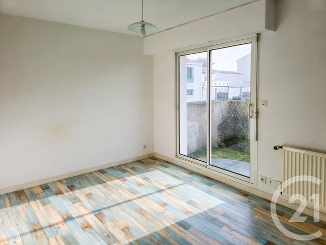 Appartement T3 à vendre - 3 pièces - 64.3 m2 - LES SABLES D OLONNE - 85 - PAYS-DE-LOIRE - Century 21 Bleu Marine