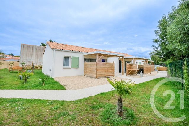 maison à vendre - 7 pièces - 171.61 m2 - VAIRE - 85 - PAYS-DE-LOIRE - Century 21 Bleu Marine
