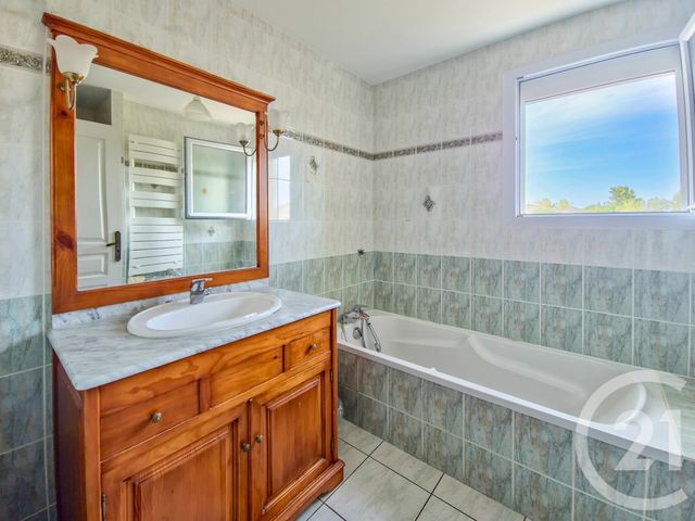 Afficher la photo en grand maison à vendre - 4 pièces - 95.51 m2 - OLONNE SUR MER - 85 - PAYS-DE-LOIRE - Century 21 Bleu Marine