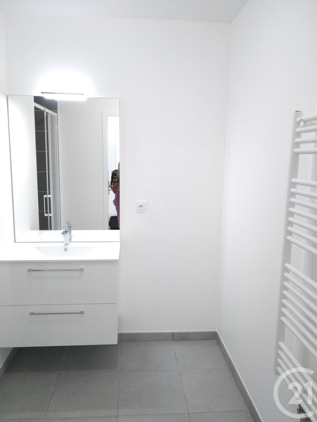 Appartement T3 à louer - 3 pièces - 61.25 m2 - OLONNE SUR MER - 85 - PAYS-DE-LOIRE - Century 21 Bleu Marine