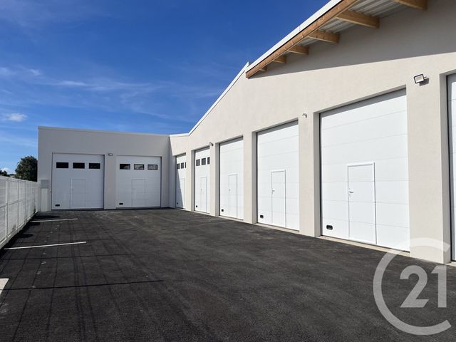 parking à louer - 48.2 m2 - OLONNE SUR MER - 85 - PAYS-DE-LOIRE - Century 21 Bleu Marine