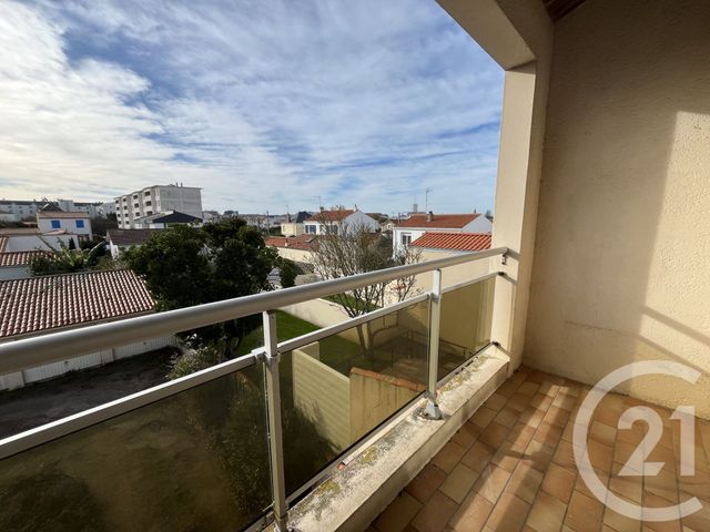 Appartement T3 à louer - 3 pièces - 54.43 m2 - LES SABLES D OLONNE - 85 - PAYS-DE-LOIRE - Century 21 Bleu Marine