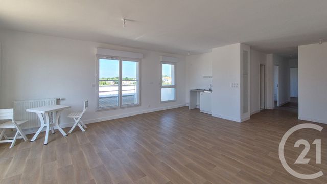 Afficher la photo en grand Appartement T4 à louer - 4 pièces - 86.34 m2 - OLONNE SUR MER - 85 - PAYS-DE-LOIRE - Century 21 Bleu Marine