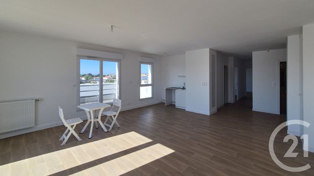 Afficher la photo en grand Appartement T4 à louer - 4 pièces - 86.34 m2 - OLONNE SUR MER - 85 - PAYS-DE-LOIRE - Century 21 Bleu Marine