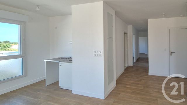 Afficher la photo en grand Appartement T4 à louer - 4 pièces - 86.34 m2 - OLONNE SUR MER - 85 - PAYS-DE-LOIRE - Century 21 Bleu Marine