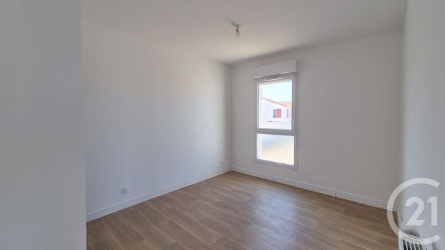 Afficher la photo en grand Appartement T4 à louer - 4 pièces - 86.34 m2 - OLONNE SUR MER - 85 - PAYS-DE-LOIRE - Century 21 Bleu Marine