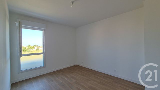 Afficher la photo en grand Appartement T4 à louer - 4 pièces - 86.34 m2 - OLONNE SUR MER - 85 - PAYS-DE-LOIRE - Century 21 Bleu Marine