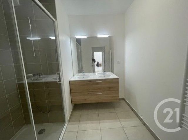 Afficher la photo en grand Appartement T3 à louer - 3 pièces - 67.58 m2 - OLONNE SUR MER - 85 - PAYS-DE-LOIRE - Century 21 Bleu Marine