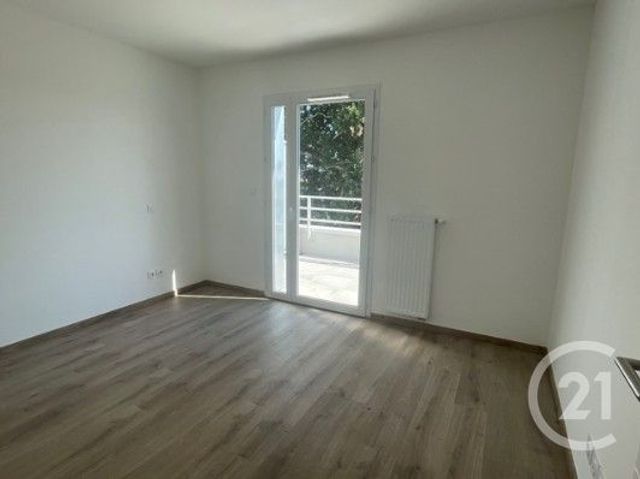 Afficher la photo en grand Appartement T3 à louer - 3 pièces - 67.58 m2 - OLONNE SUR MER - 85 - PAYS-DE-LOIRE - Century 21 Bleu Marine