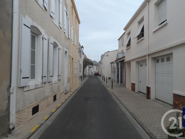 Appartement T8 à louer - 7 pièces - 142.9 m2 - LES SABLES D OLONNE - 85 - PAYS-DE-LOIRE - Century 21 Bleu Marine