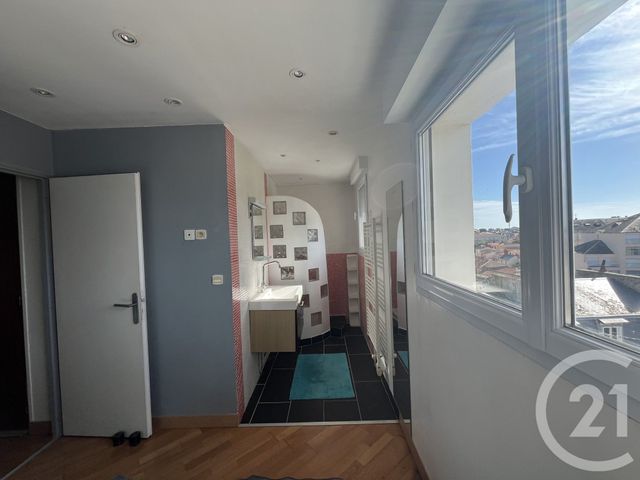 Appartement T2 à louer - 2 pièces - 44.34 m2 - LES SABLES D OLONNE - 85 - PAYS-DE-LOIRE - Century 21 Bleu Marine