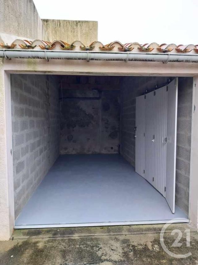 parking à louer - 13.75 m2 - LES SABLES D OLONNE - 85 - PAYS-DE-LOIRE - Century 21 Bleu Marine