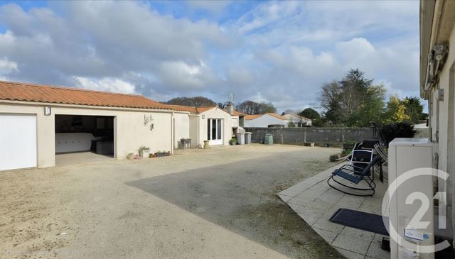 maison à vendre - 7 pièces - 153.95 m2 - VAIRE - 85 - PAYS-DE-LOIRE - Century 21 Bleu Marine