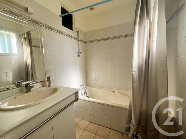 maison à louer - 4 pièces - 90.47 m2 - OLONNE SUR MER - 85 - PAYS-DE-LOIRE - Century 21 Bleu Marine