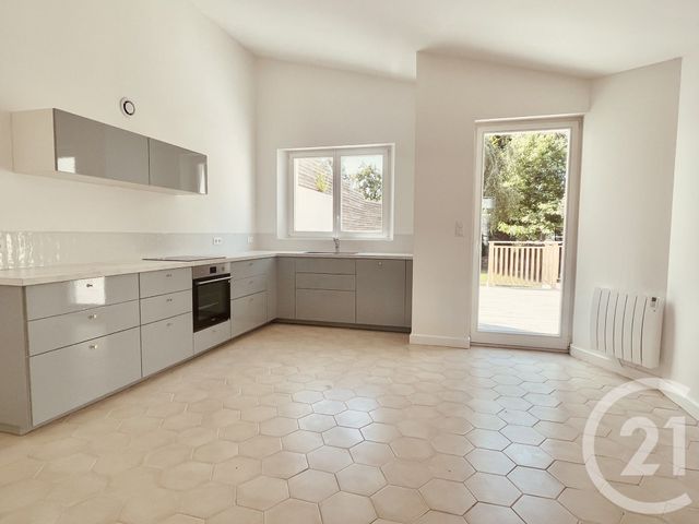 maison à louer - 6 pièces - 133.65 m2 - CHATEAU D OLONNE - 85 - PAYS-DE-LOIRE - Century 21 Bleu Marine