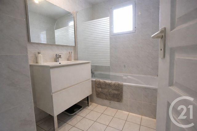 maison à louer - 4 pièces - 79.29 m2 - L ILE D OLONNE - 85 - PAYS-DE-LOIRE - Century 21 Bleu Marine