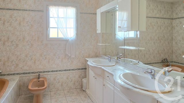 maison à vendre - 5 pièces - 142.84 m2 - OLONNE SUR MER - 85 - PAYS-DE-LOIRE - Century 21 Bleu Marine