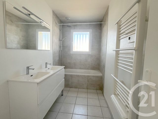 maison à louer - 4 pièces - 83.16 m2 - CHATEAU D OLONNE - 85 - PAYS-DE-LOIRE - Century 21 Bleu Marine