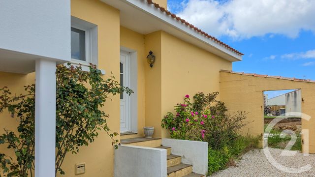 Appartement T4 à vendre - 4 pièces - 88.34 m2 - LES SABLES D OLONNE - 85 - PAYS-DE-LOIRE - Century 21 Bleu Marine