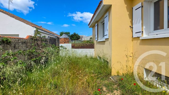 Appartement T4 à vendre - 4 pièces - 88.34 m2 - LES SABLES D OLONNE - 85 - PAYS-DE-LOIRE - Century 21 Bleu Marine