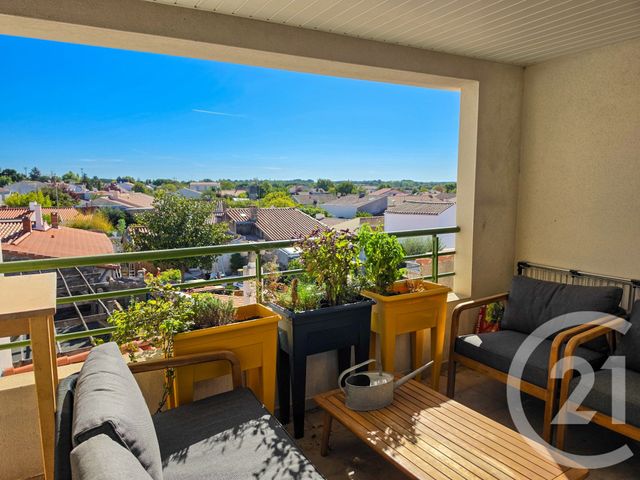 Appartement T3 à vendre - 3 pièces - 78.24 m2 - OLONNE SUR MER - 85 - PAYS-DE-LOIRE - Century 21 Bleu Marine