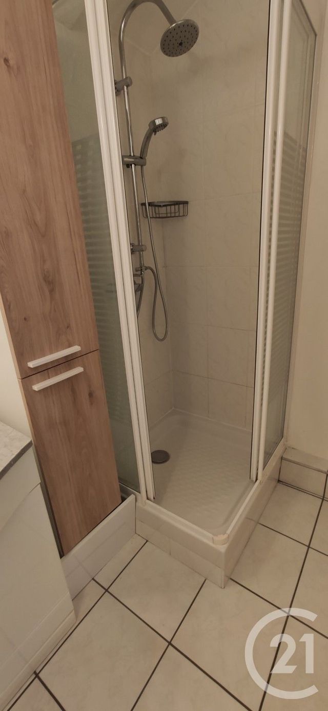 Appartement T2 à louer - 2 pièces - 28.0 m2 - OLONNE SUR MER - 85 - PAYS-DE-LOIRE - Century 21 Bleu Marine