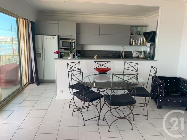 Appartement T3 à louer - 3 pièces - 77.19 m2 - LES SABLES D OLONNE - 85 - PAYS-DE-LOIRE - Century 21 Bleu Marine