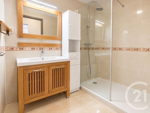 Appartement T3 à louer - 3 pièces - 60.69 m2 - LES SABLES D OLONNE - 85 - PAYS-DE-LOIRE - Century 21 Bleu Marine