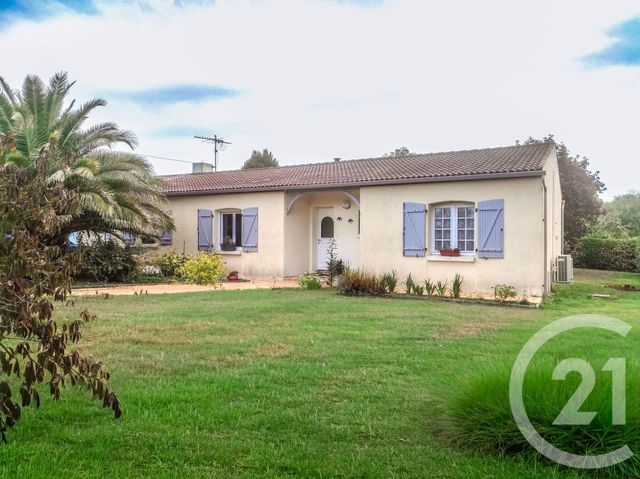 maison à louer - 6 pièces - 107.5 m2 - ST HILAIRE LA FORET - 85 - PAYS-DE-LOIRE - Century 21 Bleu Marine