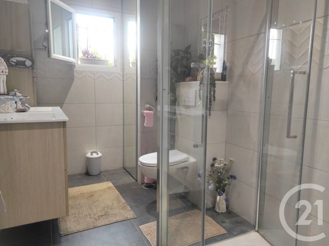maison à louer - 6 pièces - 107.5 m2 - ST HILAIRE LA FORET - 85 - PAYS-DE-LOIRE - Century 21 Bleu Marine