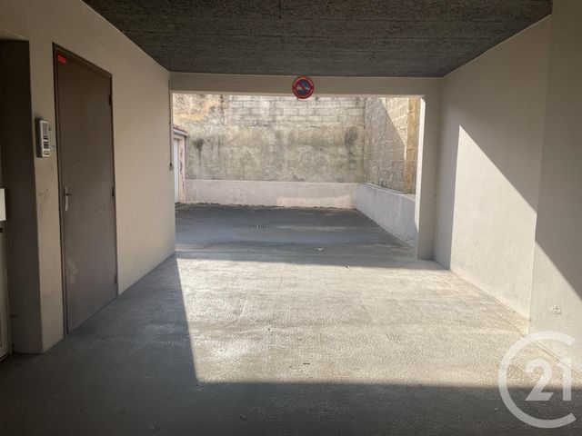 parking à louer - 13.75 m2 - LES SABLES D OLONNE - 85 - PAYS-DE-LOIRE - Century 21 Bleu Marine