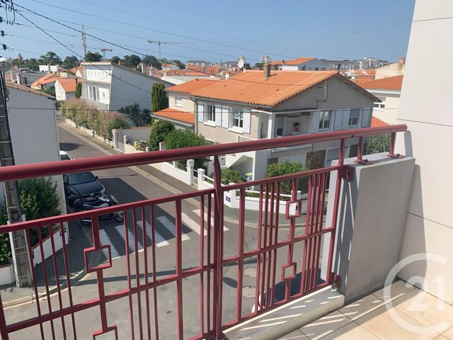Appartement T3 à louer - 3 pièces - 75.88 m2 - LES SABLES D OLONNE - 85 - PAYS-DE-LOIRE - Century 21 Bleu Marine