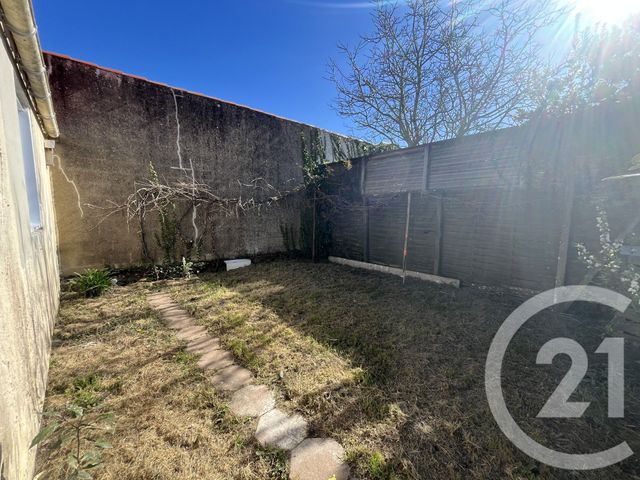 parking à louer - 43.62 m2 - LES SABLES D OLONNE - 85 - PAYS-DE-LOIRE - Century 21 Bleu Marine