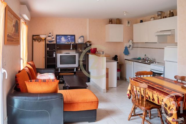 Afficher la photo en grand Appartement F2 à vendre - 2 pièces - 44.37 m2 - LES SABLES D OLONNE - 85 - PAYS-DE-LOIRE - Century 21 Bleu Marine