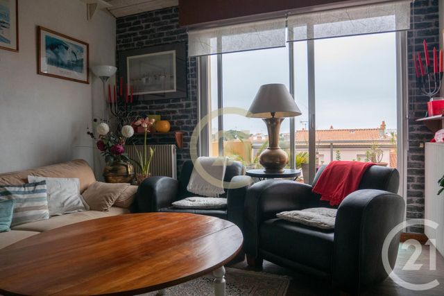 Appartement F4 à vendre - 4 pièces - 87.72 m2 - LES SABLES D OLONNE - 85 - PAYS-DE-LOIRE - Century 21 Bleu Marine Appartement F4 à vendre - 4 pièces - 87.72 m2 - LES SABLES D OLONNE - 85 - PAYS-DE-LOIRE - Century 21 Bleu Marine