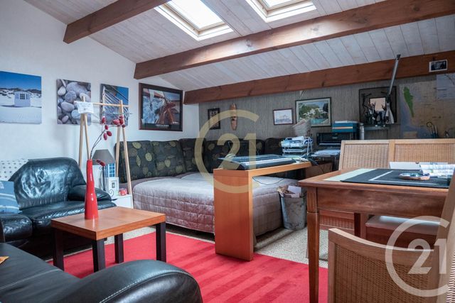 Appartement F4 à vendre - 4 pièces - 87.72 m2 - LES SABLES D OLONNE - 85 - PAYS-DE-LOIRE - Century 21 Bleu Marine Appartement F4 à vendre - 4 pièces - 87.72 m2 - LES SABLES D OLONNE - 85 - PAYS-DE-LOIRE - Century 21 Bleu Marine
