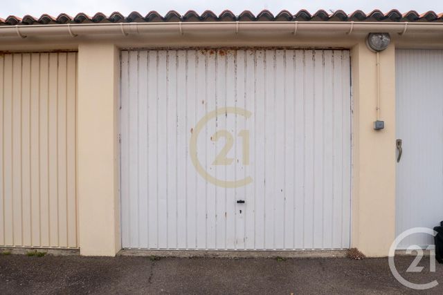 Appartement F4 à vendre - 4 pièces - 87.72 m2 - LES SABLES D OLONNE - 85 - PAYS-DE-LOIRE - Century 21 Bleu Marine Appartement F4 à vendre - 4 pièces - 87.72 m2 - LES SABLES D OLONNE - 85 - PAYS-DE-LOIRE - Century 21 Bleu Marine