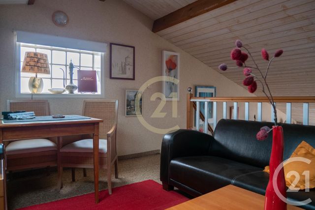 Appartement F4 à vendre - 4 pièces - 87.72 m2 - LES SABLES D OLONNE - 85 - PAYS-DE-LOIRE - Century 21 Bleu Marine Appartement F4 à vendre - 4 pièces - 87.72 m2 - LES SABLES D OLONNE - 85 - PAYS-DE-LOIRE - Century 21 Bleu Marine