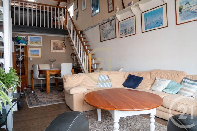 Appartement F4 à vendre - 4 pièces - 87.72 m2 - LES SABLES D OLONNE - 85 - PAYS-DE-LOIRE - Century 21 Bleu Marine Appartement F4 à vendre - 4 pièces - 87.72 m2 - LES SABLES D OLONNE - 85 - PAYS-DE-LOIRE - Century 21 Bleu Marine