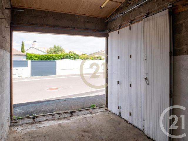 Afficher la photo en grand parking à vendre - 14.12 m2 - CHATEAU D OLONNE - 85 - PAYS-DE-LOIRE - Century 21 Bleu Marine