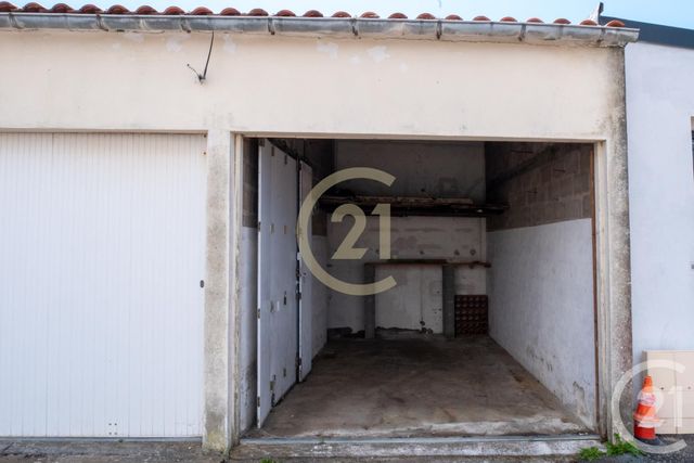 Afficher la photo en grand parking à vendre - 14.12 m2 - CHATEAU D OLONNE - 85 - PAYS-DE-LOIRE - Century 21 Bleu Marine
