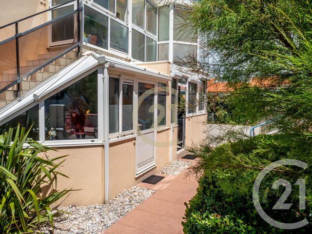 Afficher la photo en grand Appartement F2 à vendre - 2 pièces - 40.29 m2 - LES SABLES D OLONNE - 85 - PAYS-DE-LOIRE - Century 21 Bleu Marine