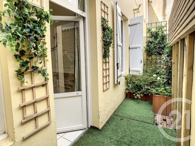 Afficher la photo en grand Appartement à vendre - 2 pièces - 43.22 m2 - LES SABLES D OLONNE - 85 - PAYS-DE-LOIRE - Century 21 Bleu Marine