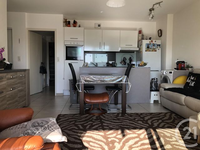 Afficher la photo en grand Appartement T3 à vendre - 3 pièces - 57.0 m2 - LES SABLES D OLONNE - 85 - PAYS-DE-LOIRE - Century 21 Bleu Marine